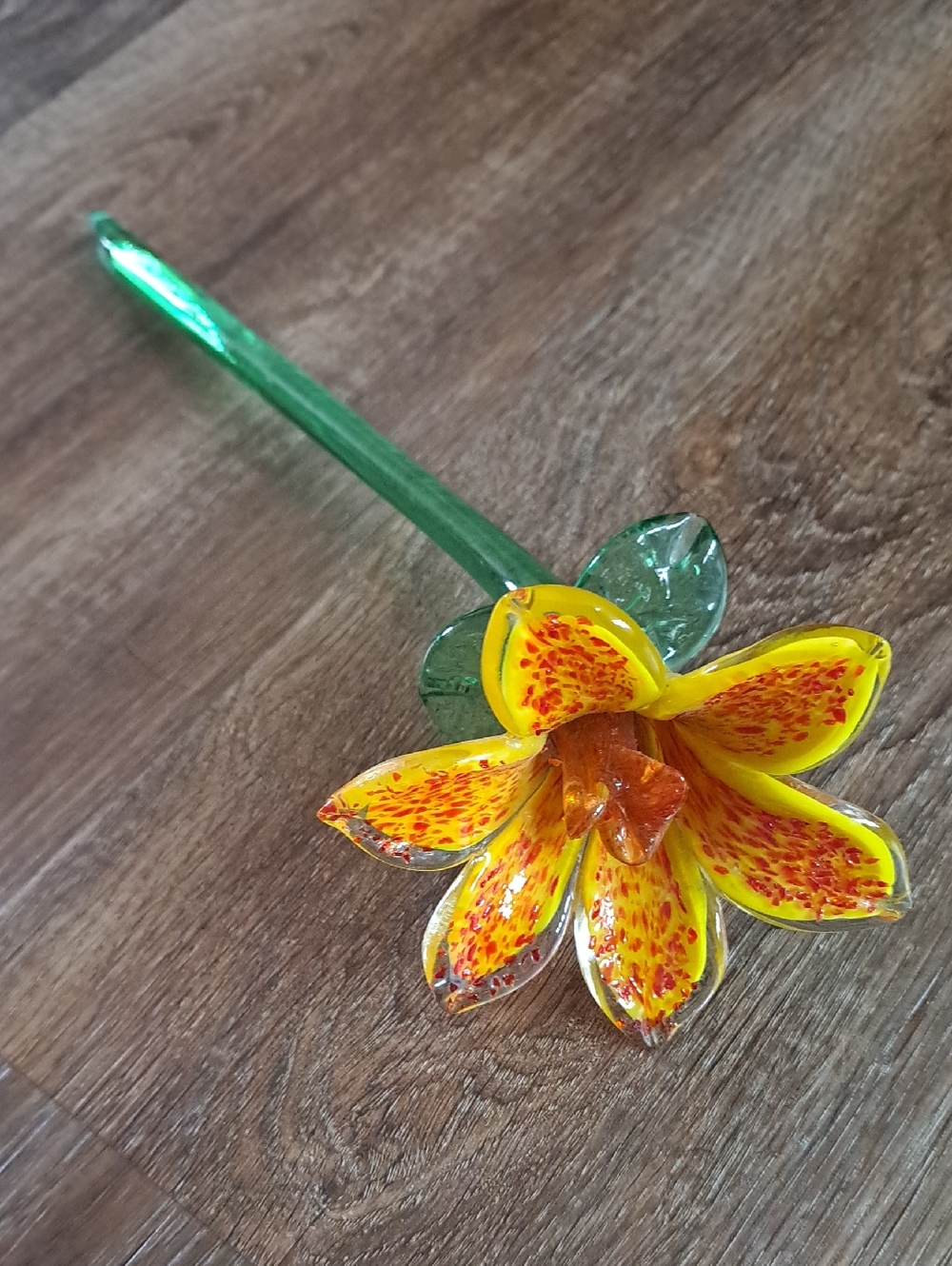Vintage Glass Flower - Picture 2 of 8